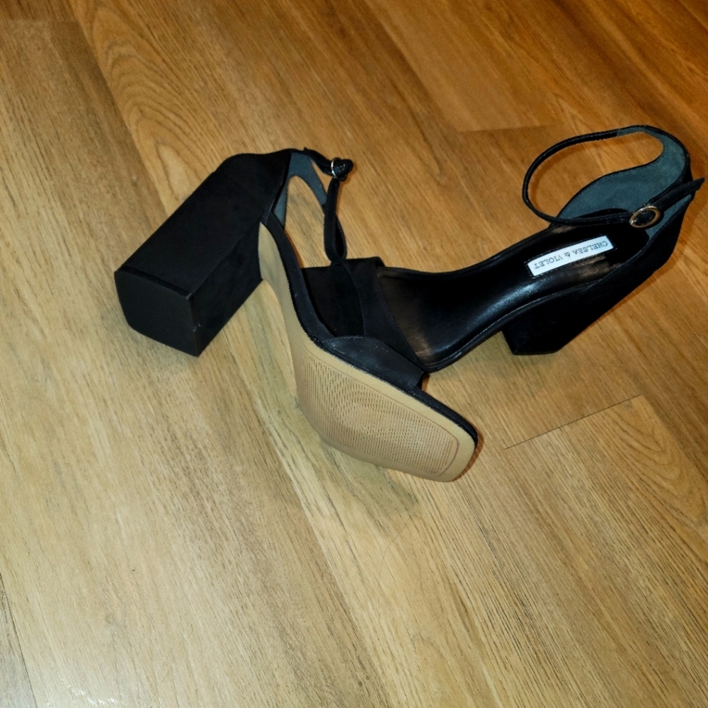 Heels new without tags